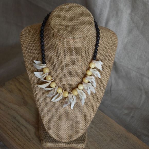 Vintage Shell and Wood Beads Fringe Focal Necklace 16" - Picture 2 of 3